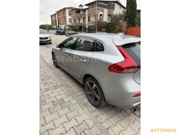 Volvo V40 2014 Model  sadece 71500 km tertemiz 