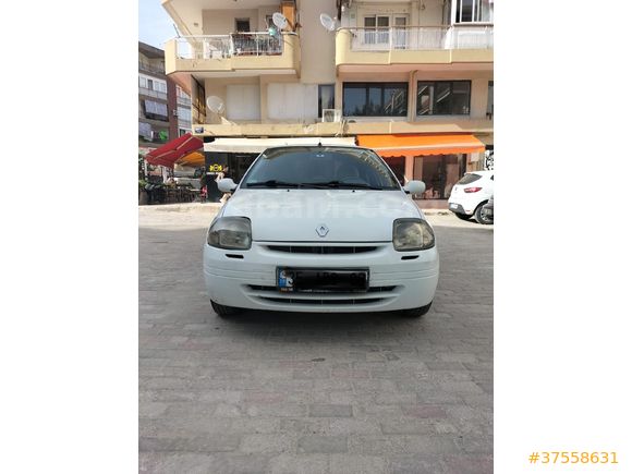 Sahibinden  Satılık Renault Clio 1.4 RNA 2000 Model