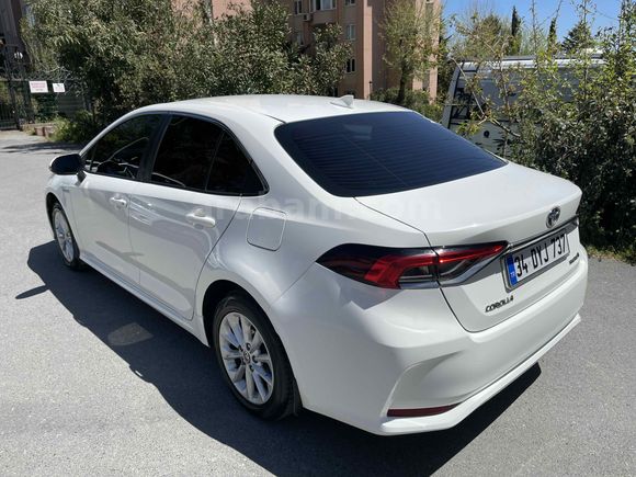 Sahibinden BOYASIZ Toyota Corolla 1.8 Hybrid Dream 2021 Model 