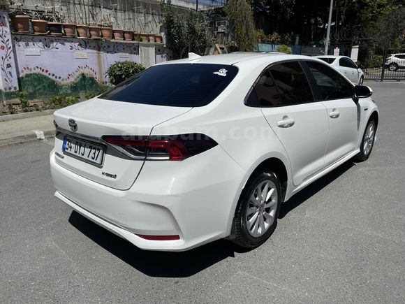 Sahibinden BOYASIZ Toyota Corolla 1.8 Hybrid Dream 2021 Model 