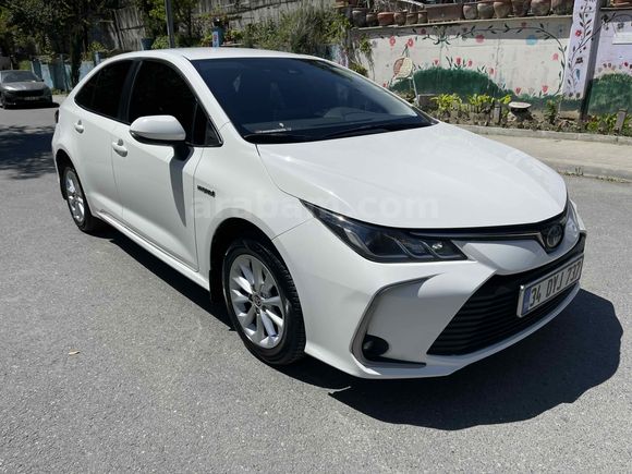 Sahibinden BOYASIZ Toyota Corolla 1.8 Hybrid Dream 2021 Model 
