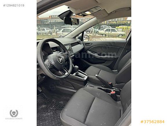 SUNGUROĞLU GARAGE'DEN 2022 RENAULT CLİO OTOMATİK