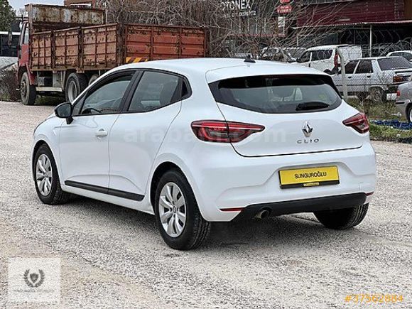 SUNGUROĞLU GARAGE'DEN 2022 RENAULT CLİO OTOMATİK