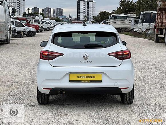 SUNGUROĞLU GARAGE'DEN 2022 RENAULT CLİO OTOMATİK