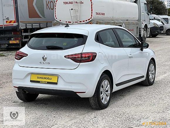 SUNGUROĞLU GARAGE'DEN 2022 RENAULT CLİO OTOMATİK