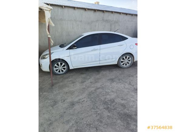 Sahibinden Hyundai Accent Blue 1.6 CRDI Mode Plus 2017 Model
