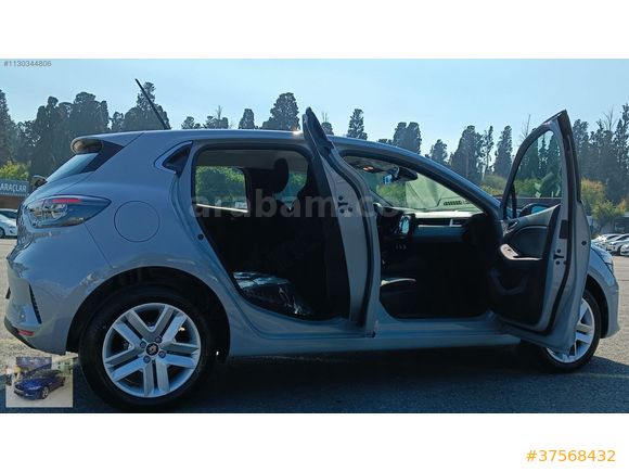 KARAOĞLU RENT A CAR'dan 2023 MODEL RENAULT CLİO