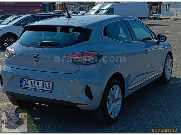 KARAOĞLU RENT A CAR'dan 2023 MODEL RENAULT CLİO