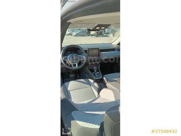 KARAOĞLU RENT A CAR'dan 2023 MODEL RENAULT CLİO