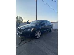 Sahibinden Skoda SuperB 1.6 TDI Prestige 2014 Model  174.000 km Siyah