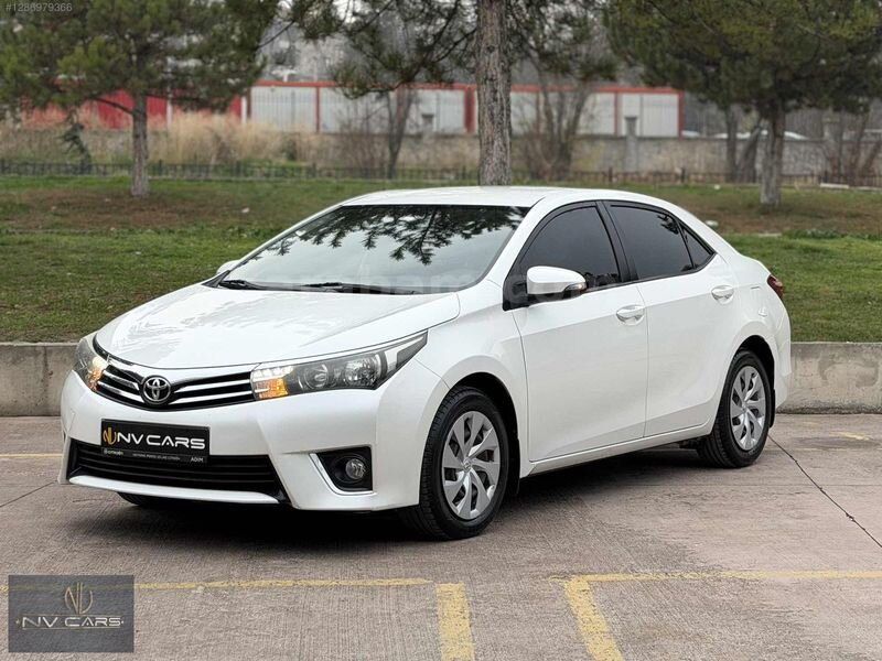 Galeriden Toyota Corolla 1.33 Life 2014 Model Kütahya 99.000 km Beyaz