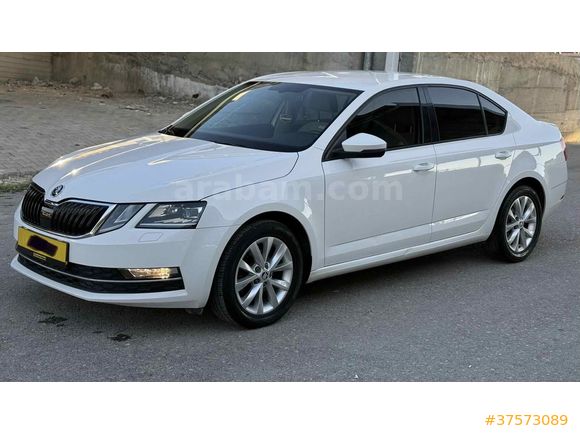 Sahibinden Skoda Octavia 1.6 TDI Style 2019 Model  225.000 km’de Beyaz ve 4 lastik sıfır Goodyear 
