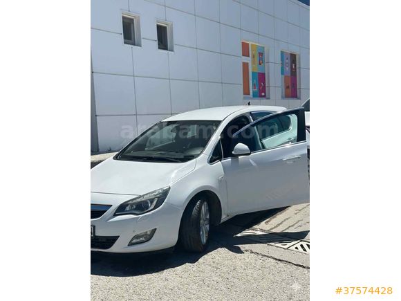 Sahibinden Opel Astra 1.3 CDTI Cosmo 2012 Model  175.600 km Beyaz