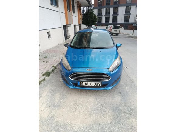 Sahibinden Ford Fiesta 1.25 Trend 2013 Model muayene 11  2027 tavanında saksı düşmesinden dolayı ufak bölümünde lokal boyası vardır triger yeni değişt