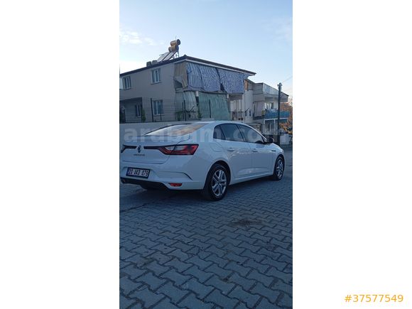 2020 MODEL SAHİBİNDEN HATASIZ MEGANE 4