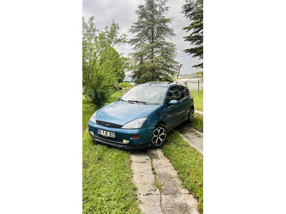 Sahibinden Ford Focus 1.6 Ghia 2001 Model 