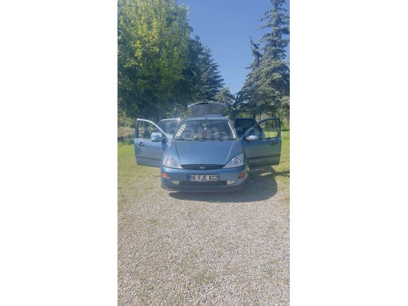 Sahibinden Ford Focus 1.6 Ghia 2001 Model 