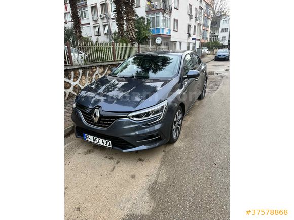 Sahibinden Renault Megane 1.3 TCe Icon 2024 Model  21.000 km Gri (titanyum)