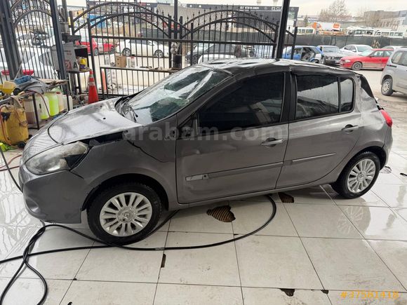 2011 1.5 DCİ Extreme Orjinal Hasar Kayıtsız Çalışır Yürür plakali