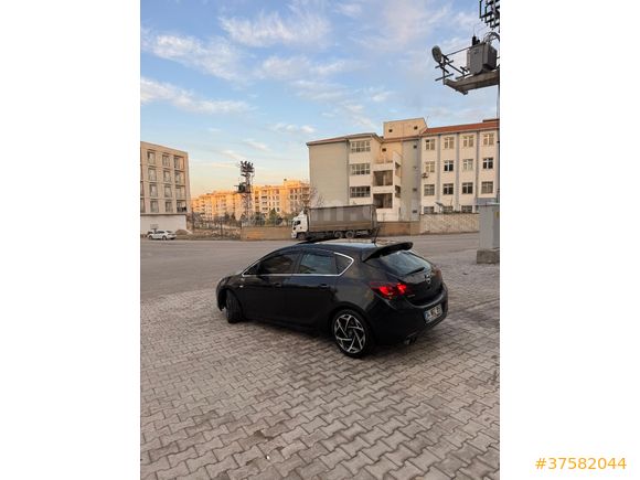 Sahibinden Opel Astra 1.4 T Enjoy Plus 2012 Model  202.000 km Siyah