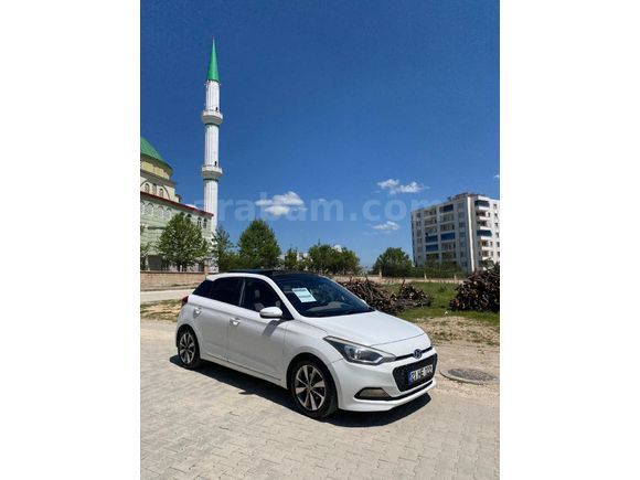 Sahibinden Hyundai i20 1.2 MPI Style 2017 Model