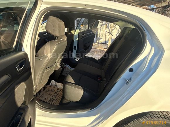 SAHIBINDEN MAKYAJLI KASA 2021 MEGANE TOUCH