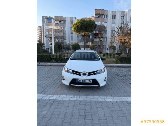Sahibinden Toyota Auris 1.4 D-4D Comfort Extra 2012 Model 
