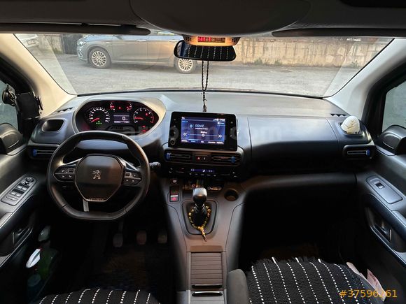 Sahibinden Peugeot Rifter 1.5 BlueHDI Allure 2023 Model hayırlı olsun temiz bakımlı .?
