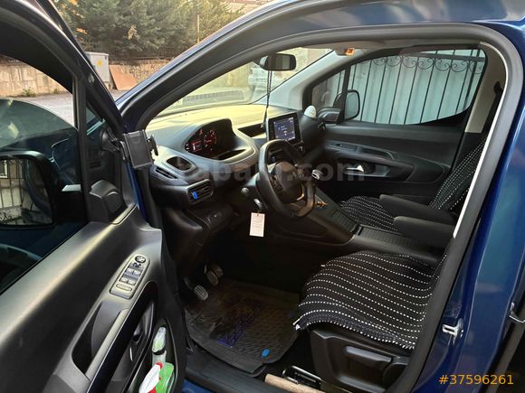 Sahibinden Peugeot Rifter 1.5 BlueHDI Allure 2023 Model hayırlı olsun temiz bakımlı .?