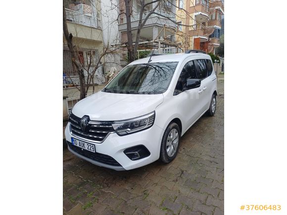 Sahibinden Renault Kangoo Multix 1.3 TCe Iconic 2024 Model