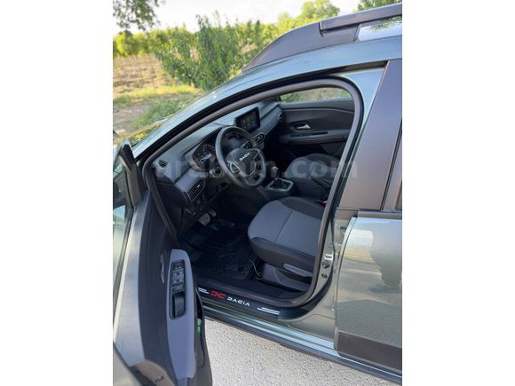 2025 model Dacia Sandra step full paket