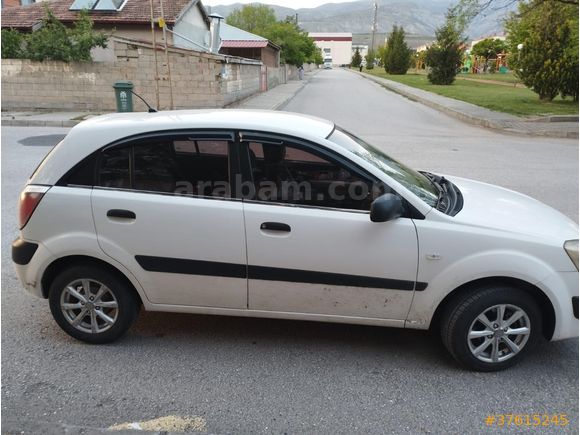 Sahibinden Kia Rio 1.5 CRDi Trend 2009 Model  234.000 km Beyaz