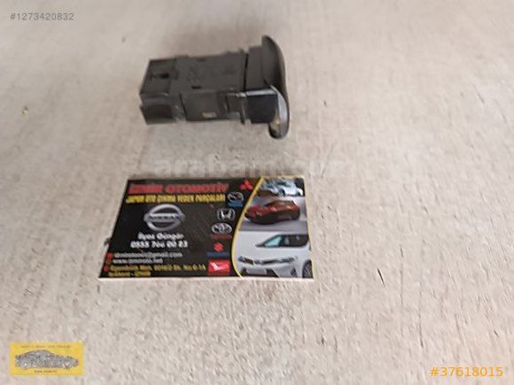 Nissan Vanette Dörtlü Flaşör Düğmesi