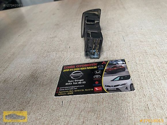 Nissan Vanette Dörtlü Flaşör Düğmesi