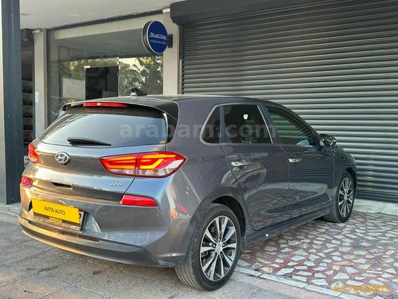 Sahibinden Hyundai i30 1.6 CRDi Elite Plus 2017 Model 