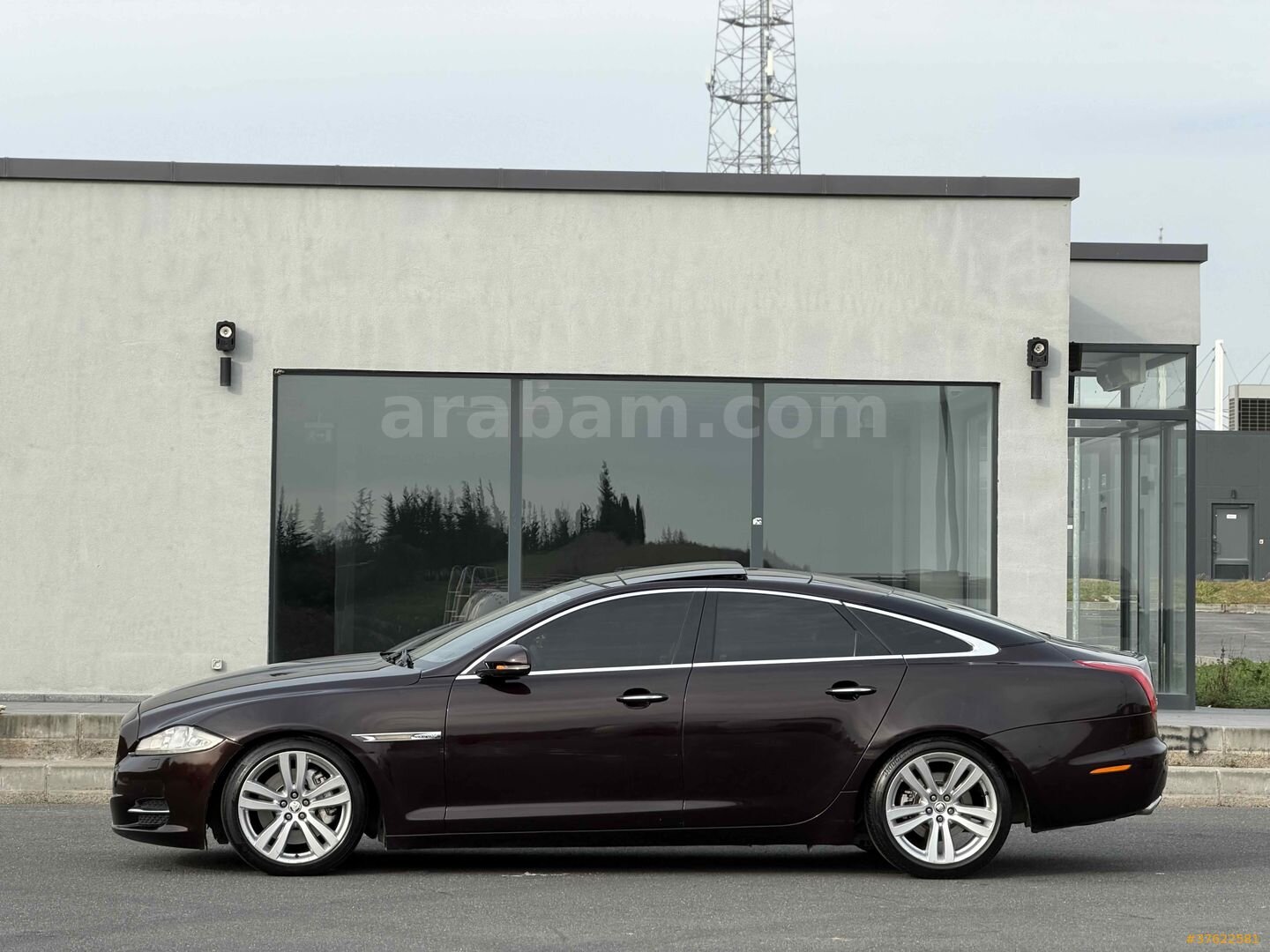 Sahibinden Jaguar XJ 3.0 D Premium Luxury 2011 Model Kocaeli 220.000 km Bordo 3