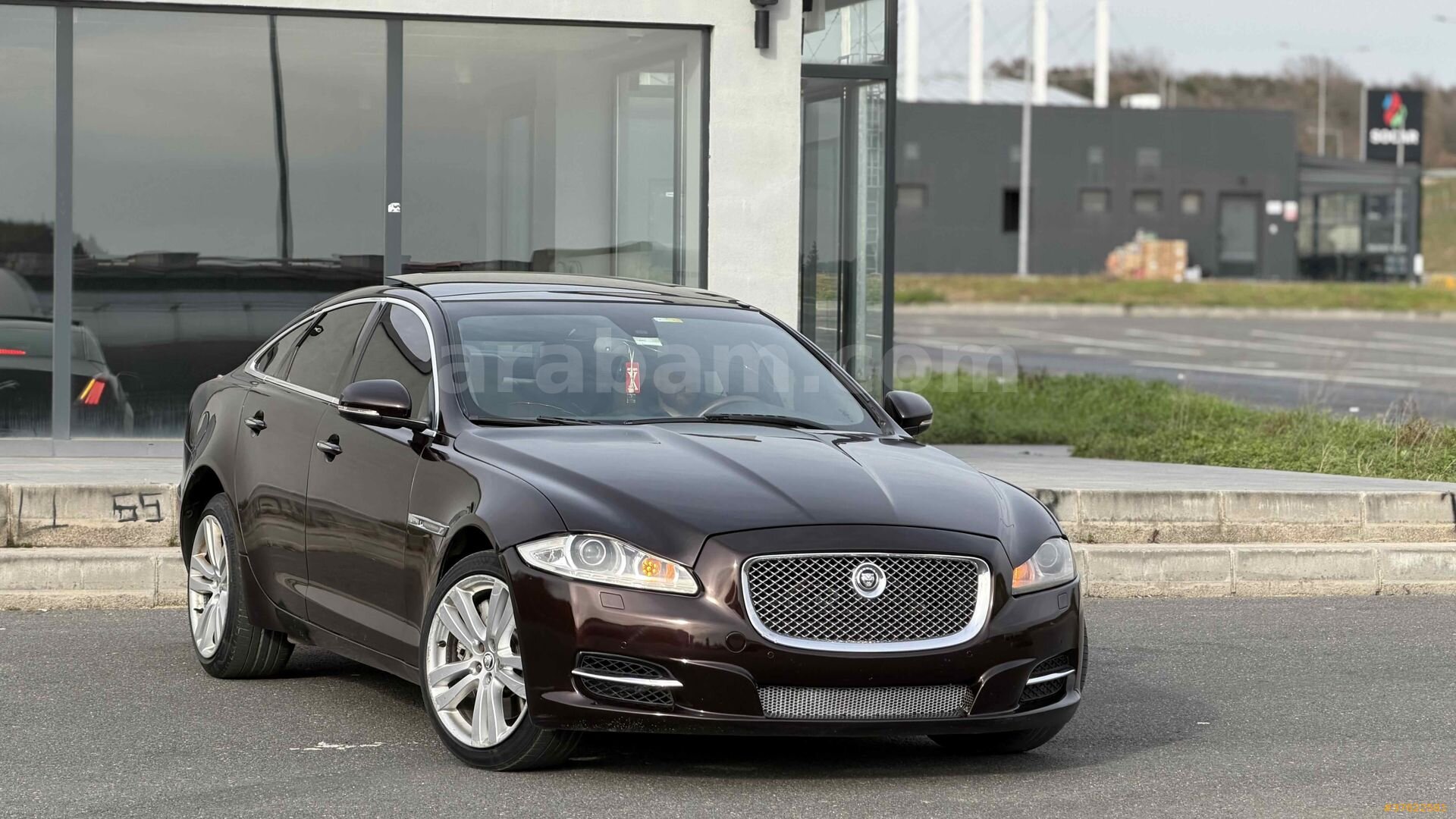 Sahibinden Jaguar XJ 3.0 D Premium Luxury 2011 Model Kocaeli 220.000 km Bordo 1