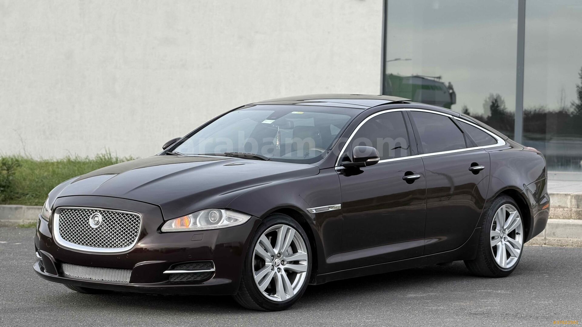 Sahibinden Jaguar XJ 3.0 D Premium Luxury 2011 Model Kocaeli 220.000 km Bordo 2