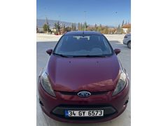 Öğretmenden Tertemiz Ford Fiesta