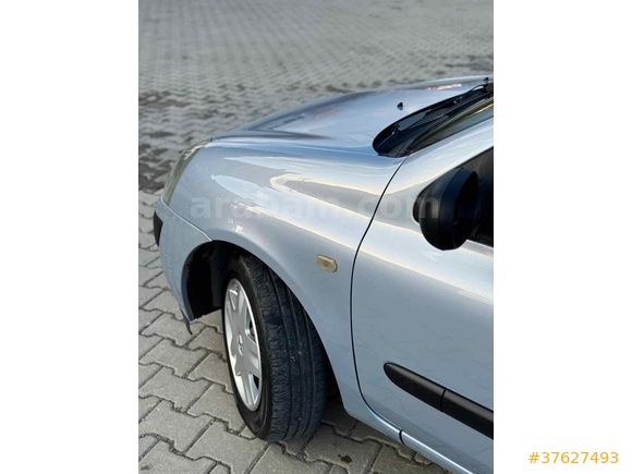 Sahibinden Renault Clio 1.2 Authentique 2004 Model 