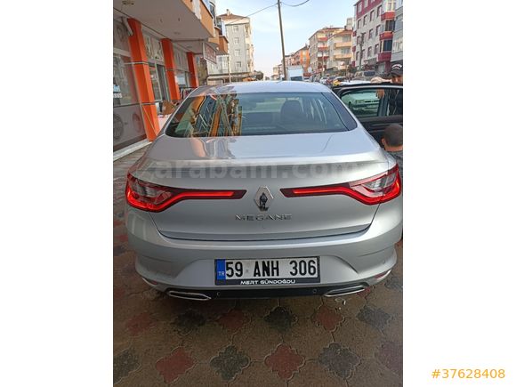 Renault Megane 1.3 TCe Touch plus 2025 Model