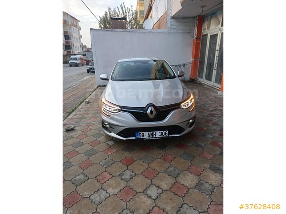 Renault Megane 1.3 TCe Touch plus 2025 Model