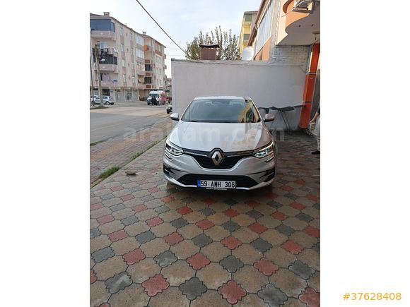 Renault Megane 1.3 TCe Touch plus 2025 Model