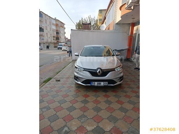 Renault Megane 1.3 TCe Touch plus 2025 Model