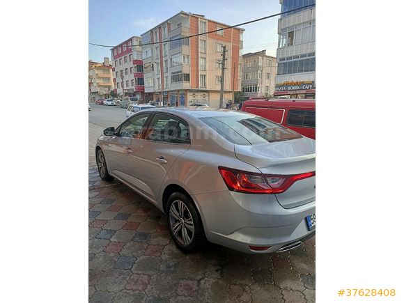 Renault Megane 1.3 TCe Touch plus 2025 Model