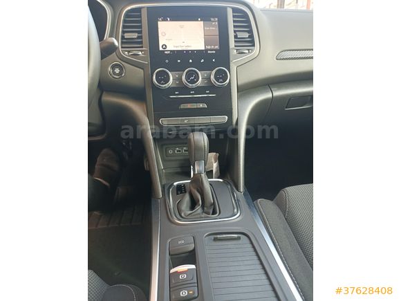 Renault Megane 1.3 TCe Touch plus 2025 Model