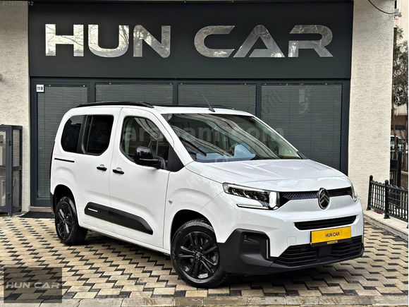 2025 BERLİNGO DİZEL OTOMATİK BOYASIZ CAM TAVAN K.KARTI 12 TAKSİT