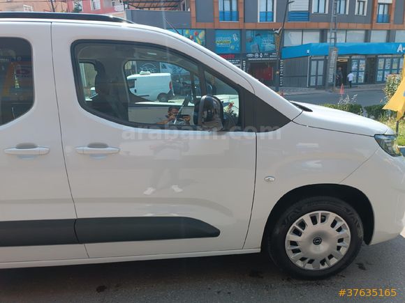 Sahibinden Opel Combo 1.5 D Essential 2024 Model  24.500 km Beyaz