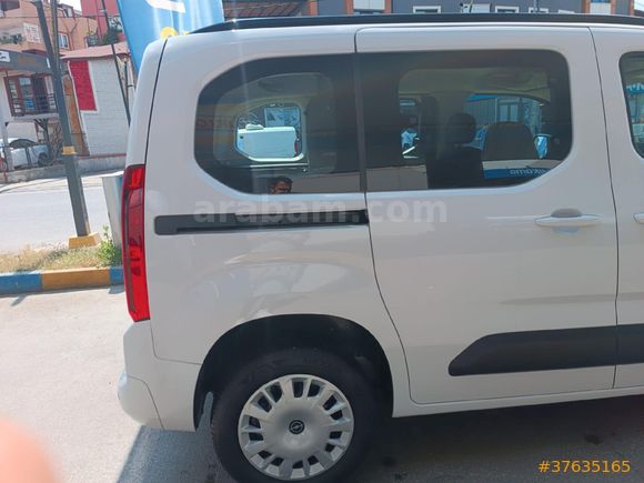 Sahibinden Opel Combo 1.5 D Essential 2024 Model  24.500 km Beyaz