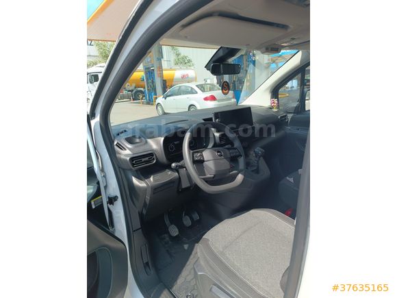 Sahibinden Opel Combo 1.5 D Essential 2024 Model  24.500 km Beyaz